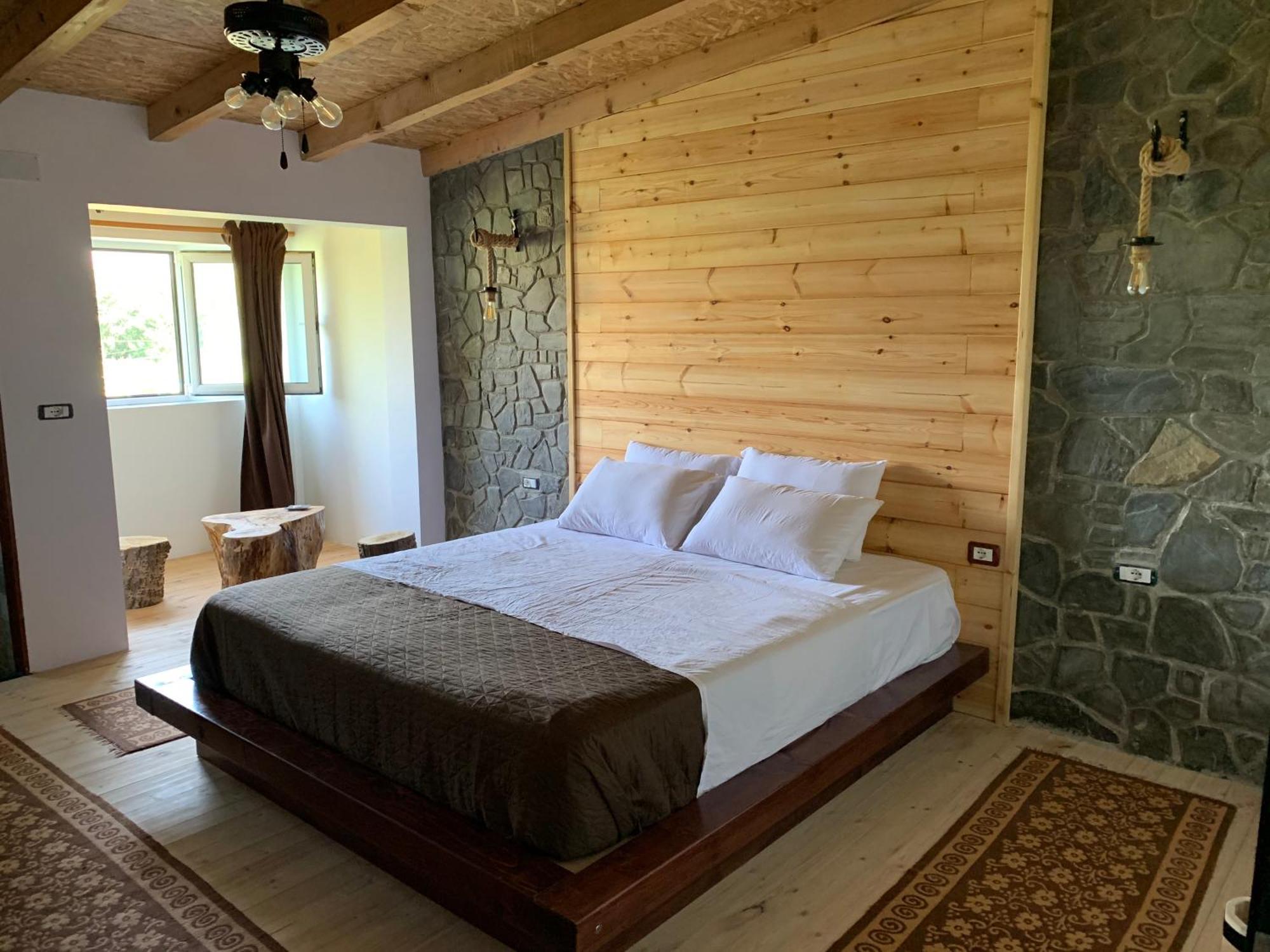 Erseke Hotel Devi מראה חיצוני תמונה