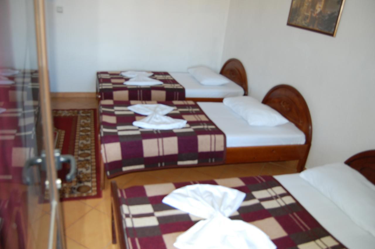 Erseke Hotel Devi מראה חיצוני תמונה